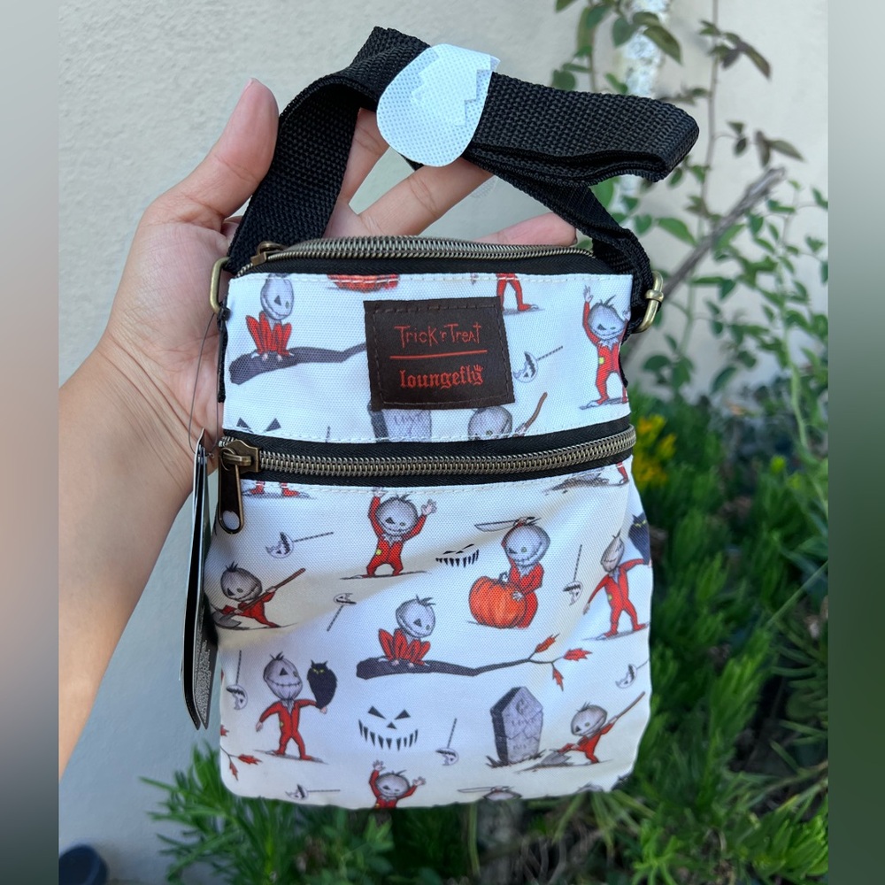 Loungefly Trick R Treat Sam Crossbody Bag